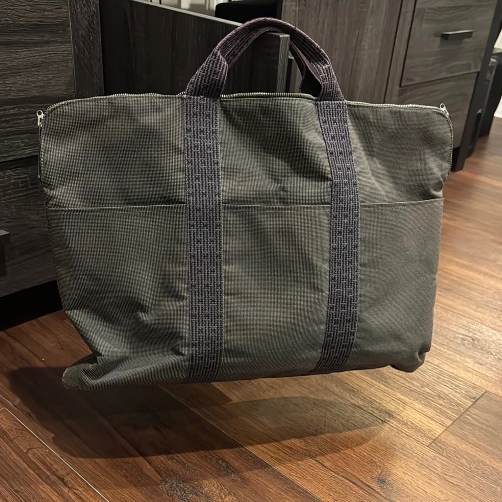 Hermes Pre Owned Gray Canvas with Pockets Laptop Bag Durable and Minimalist